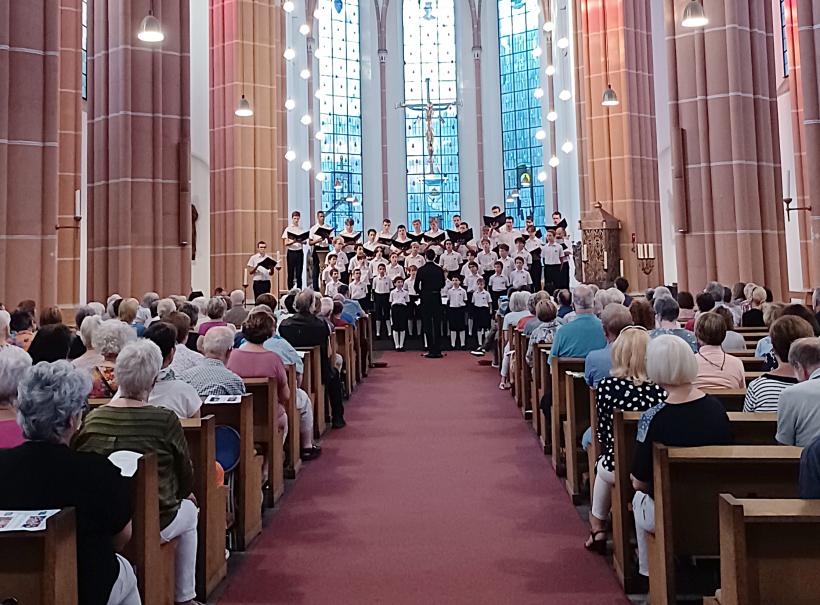 Konzert der Kathedralchöre aus Bordeaux in Herz Jesu Euskirchen